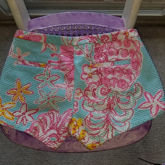 Lilly Pulitzer Short, Side Zip, Size 2. - Picture 3 of 7
